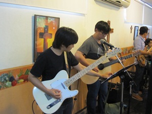 เสริม และ ฟั่น